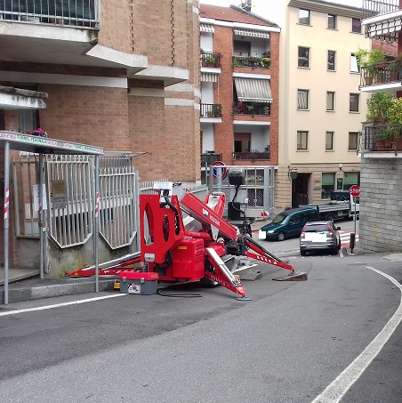  	PIATTAFORMA CINGOLATA DA 22MT